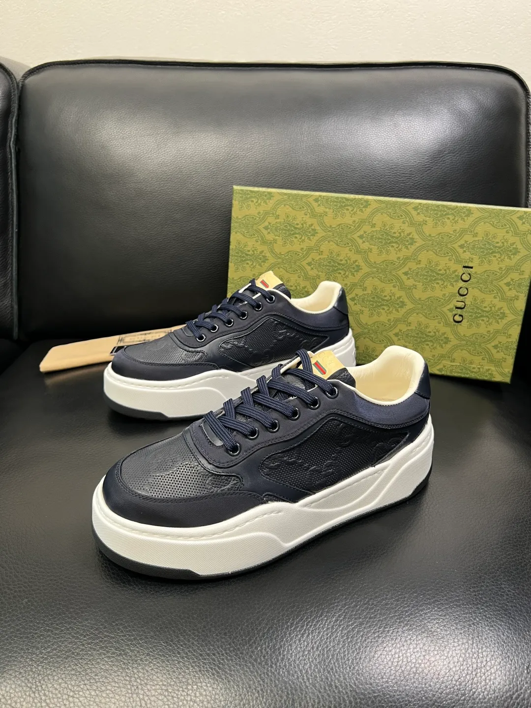 Men's shoes 💰840 Gucci high quality top crafts Gucci counter new original factory configuration, imported cowhide fabric from Italy, imported cowhide lining, breathable and comfortable, sole: original factory special supply original sole super comfortable, original factory and single goods, welcome to compare, code number 38-44 (customized 45 46)